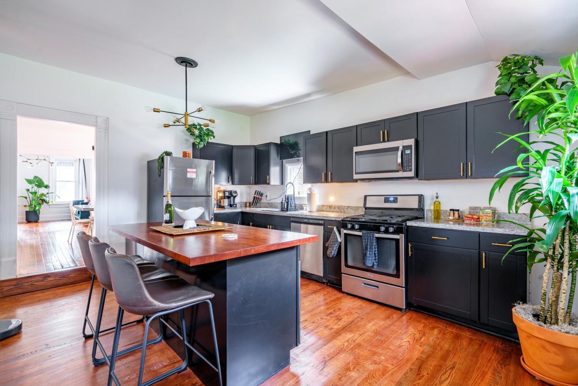 Prime Location Rated Clean Parking Free Columbus